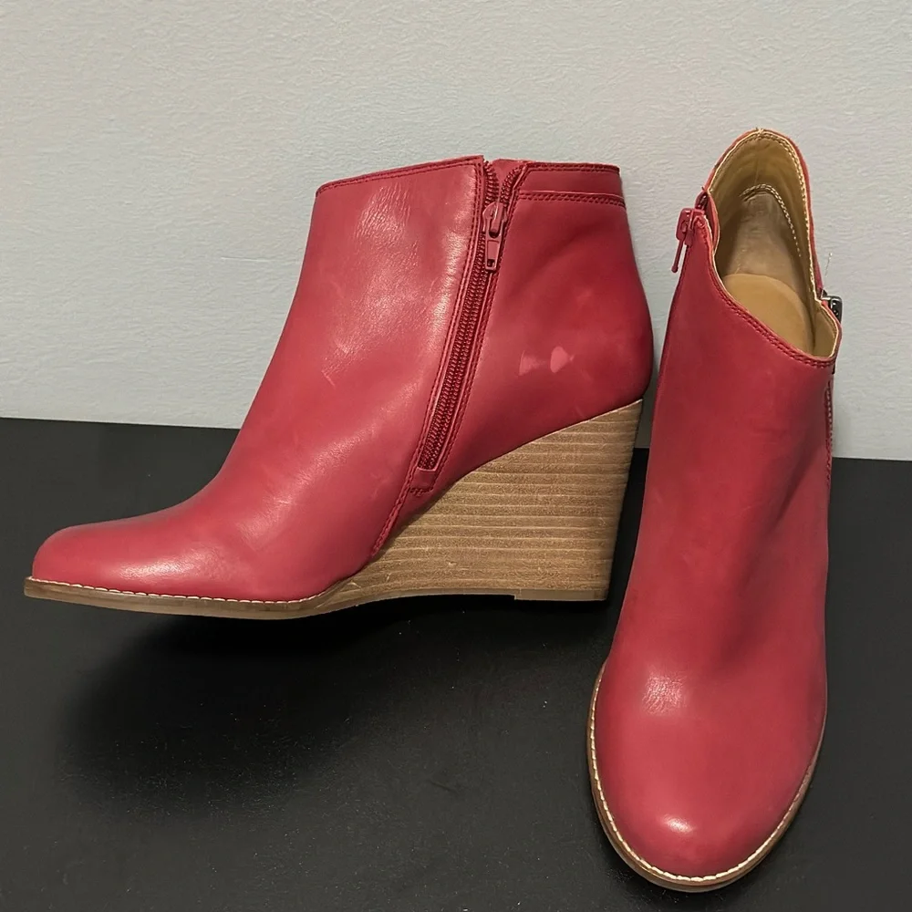 Lucky Brand Booties - Picture 3 of 4